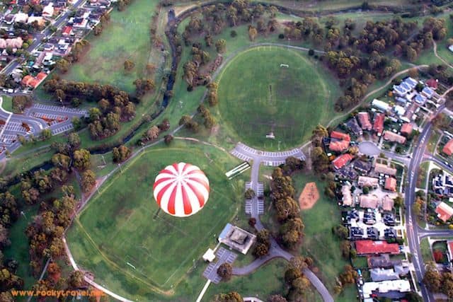 Ballooning-picturesque-landscape